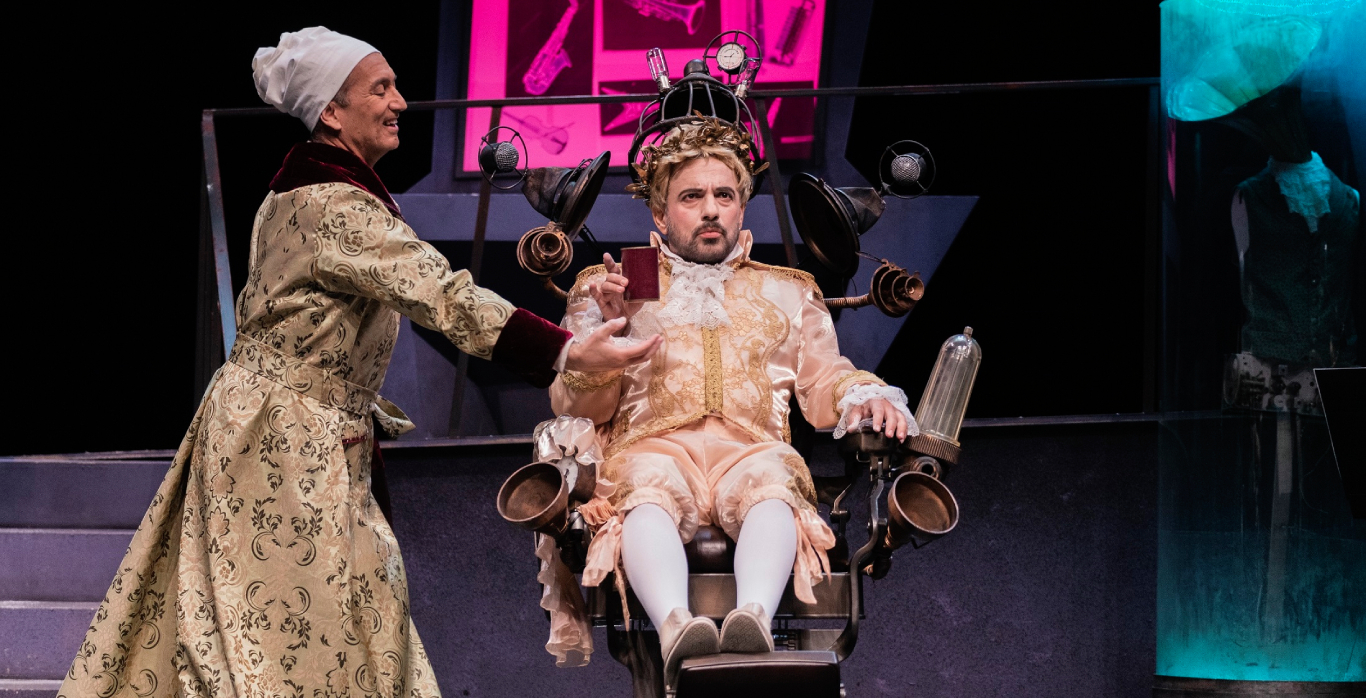 siopi_o_vasilias_akouei_silence_the_king_is_listening_gnotv_gallery11