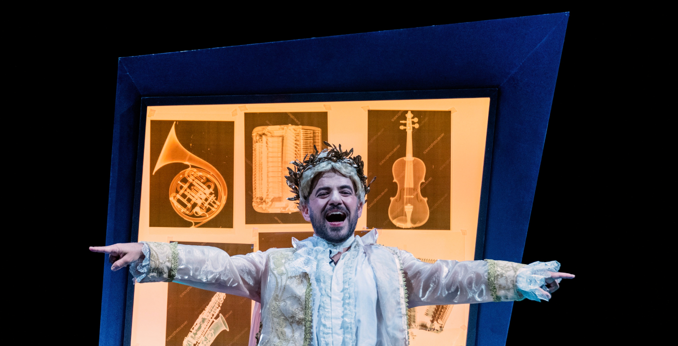 siopi_o_vasilias_akouei_silence_the_king_is_listening_gnotv_gallery6