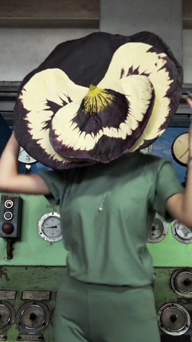 flower_wondering_mobile