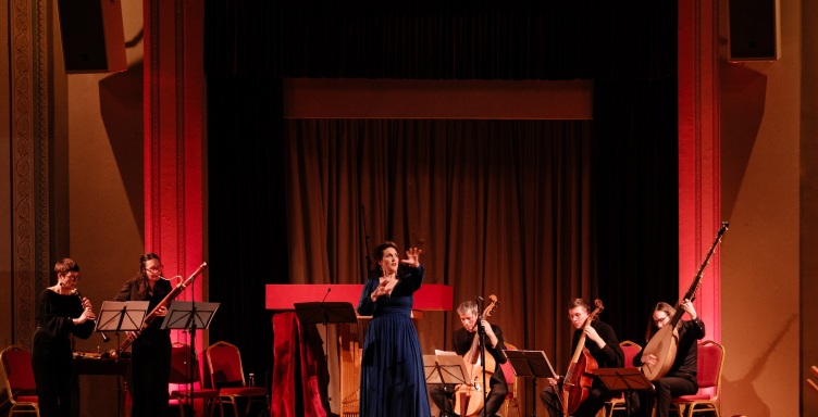 hero_mad_songs__τα_τραγουδια_της_τρελας__φωο_γ__αντωνολγου__1_